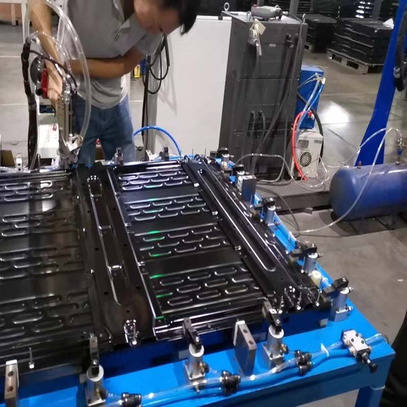 FX系列自动拉钉机操作指南：AI服务器机箱铆接高效产线搭建要点‌